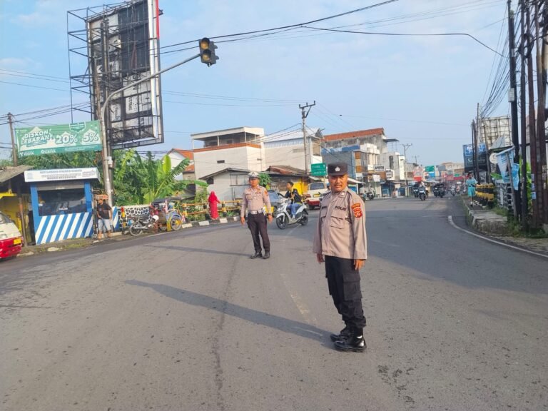 Polsek Banjarsari Intensifkan Strong Point Pagi, Polisi Hadir Jaga Kelancaran Aktivitas Masyarakat