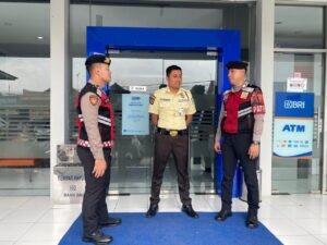 Patroli Dialogis Sat Samapta Polres Ciamis Tingkatkan Pengamanan di Bank BRI Unit Imbanagara