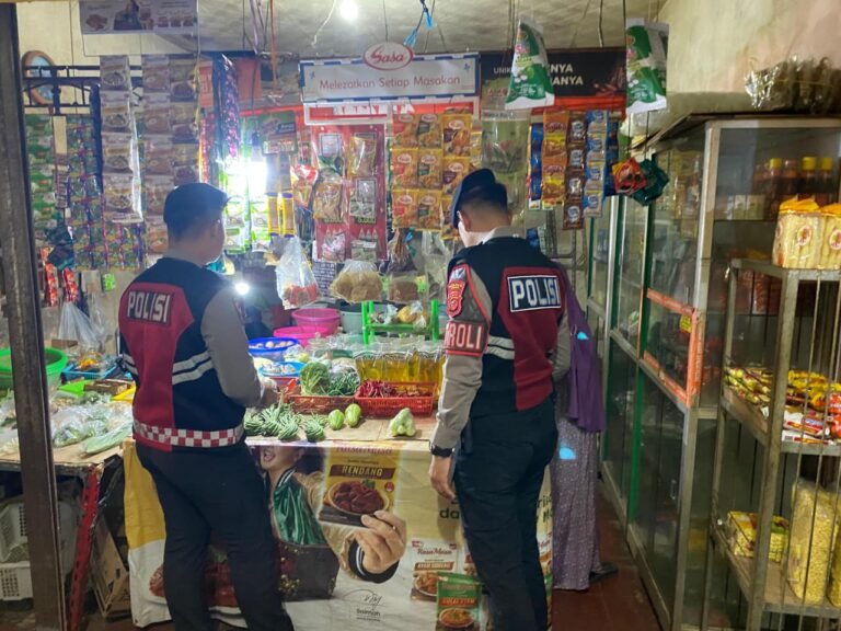 Patroli Pemantauan Harga Bahan Pokok Sat Samapta Polres Ciamis Pastikan Stabilitas Pasar di Wilayah Imbanagara