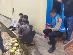 Perkuat Sinergitas, Polsek Cipaku Polres Ciamis Datangi Tokoh Masyarakat di Desa Cipaku