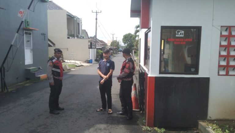 Patroli Dialogis Sat Samapta Polres Ciamis Tingkatkan Keamanan di Kawasan Perum Jati Indah