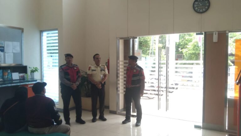 Patroli Dialogis Sat Samapta Polres Ciamis Tingkatkan Pengamanan di Bank BNI