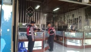 Patroli Dialogis Sat Samapta Polres Ciamis Tingkatkan Pengamanan di Toko Perhiasan Ciamis Jaya