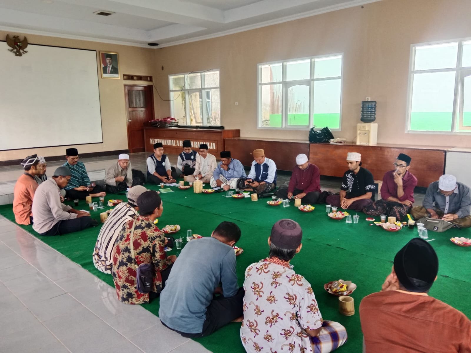 Bhabinkamtibmas Polsek Panjalu Hadiri Rapat Persiapan PORSADIN VII Tingkat Kecamatan Panjalu