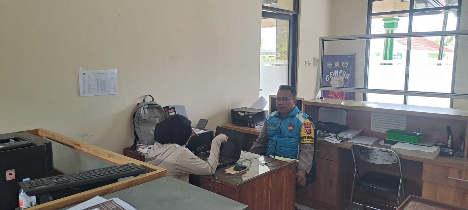 Polsek Cisaga Tingkatkan Sambang Kamtibmas dan Dukung Program Ketahanan Pangan di Desa Bangunharja