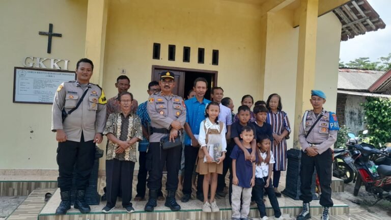 Polsek Lakbok Perkuat Pengamanan Ibadah Minggu di Gereja Panthekosta Sidaharja, Jemaat Merasa Aman dan Tenang