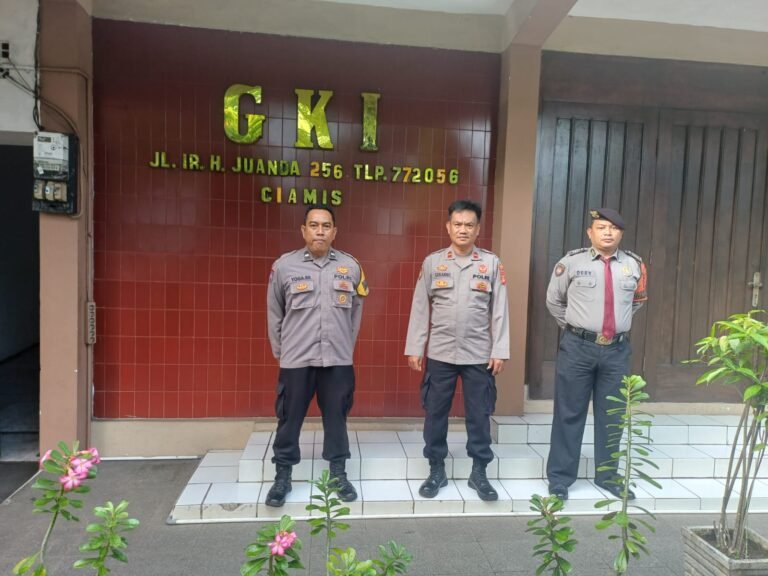 Pengamanan Ibadah Umat Kristiani di Gereja Kristen Indonesia Ciamis Berjalan Aman dan Kondusif