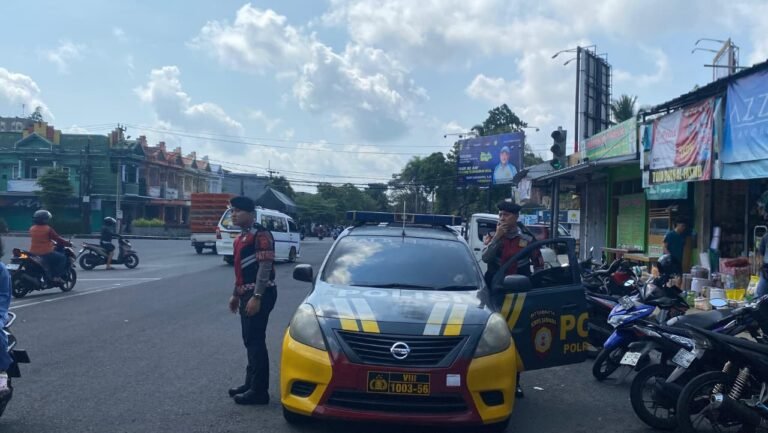 Patroli Himbauan Kamtibmas Sat Samapta Polres Ciamis Tingkatkan Kewaspadaan Masyarakat di SP 4 Pasar Ciamis