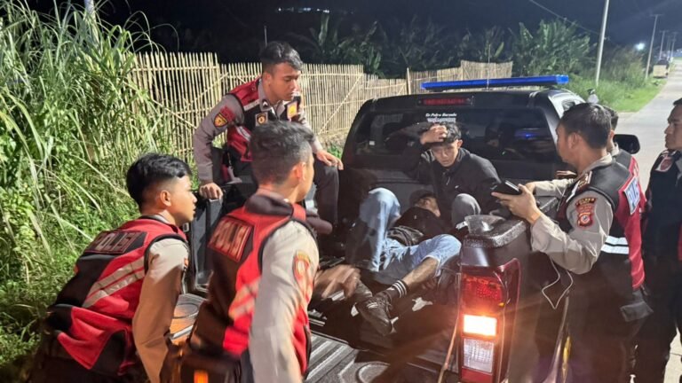 Patroli Sat Samapta Polres Garut Gerak Cepat Evakuasi Korban Penganiayaan Usai Konvoi Nobar Persib