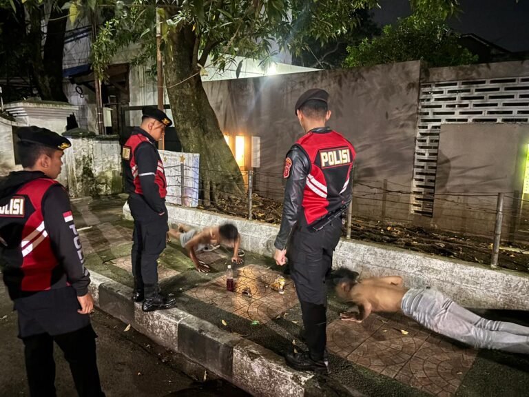 Patroli Sat Samapta Polres Garut Amankan Dua Remaja Konsumsi Miras di Kawasan Pendopo