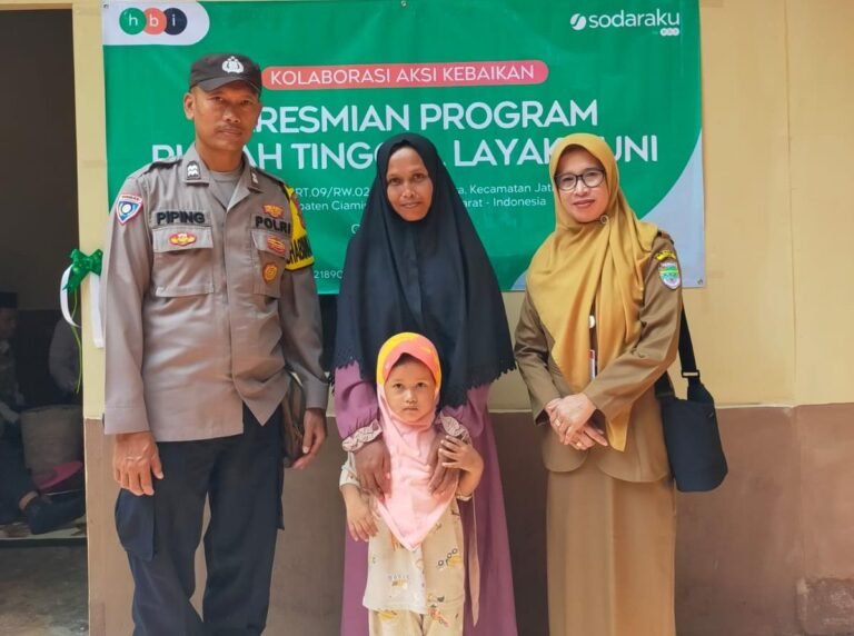 Bhabinkamtibmas Polsek Kawali Monitoring Peresmian Program Rutilahu Warga Desa Jatinagara