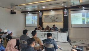 Polsek Panjalu Hadiri Sosialisasi PDAM dan Edukasi Pentingnya Air Bersih bagi Masyarakat Desa Tenggeraharja