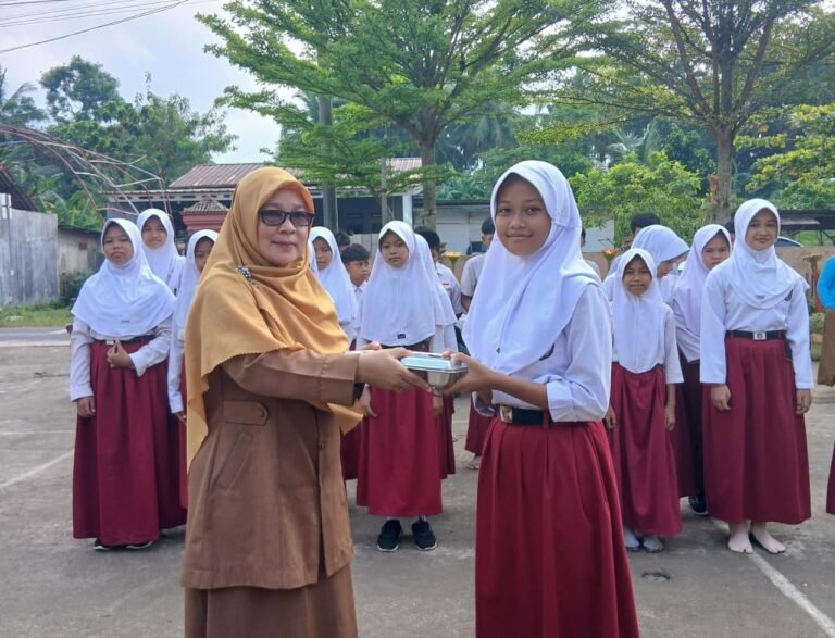 Polsek Lakbok Polres Ciamis Monitoring Launching Program Pelayanan Pemenuhan Gizi SPPG di Desa Sindangangin
