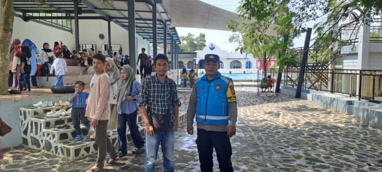 Libur Panjang Akhir Pekan, Polsek Cisaga Lakukan Pengamanan di Area Wisata Waterboom Jinju Asia Park