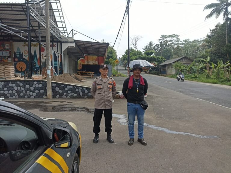 Cipkon Kamtibmas, Dua Personel Polsek Kawali Patroli KRYD Sapa Warga Saat Siang