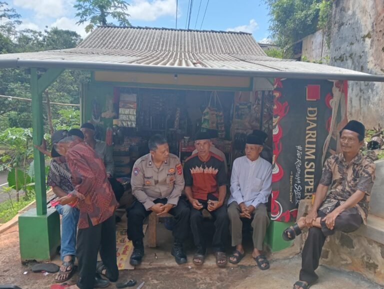 Perkuat Sinergitas, Polsek Sukadana Polres Ciamis Intens Datang ke Warga Beri Imbauan Kamtibmas
