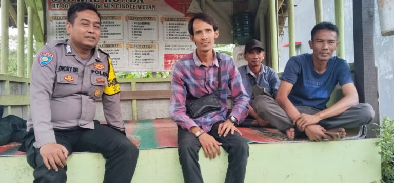 Perkuat Sinergitas, Polsek Cihaurbeuti Polres Ciamis Koorkom Kamtibmas ke Warga Cikole Wetan
