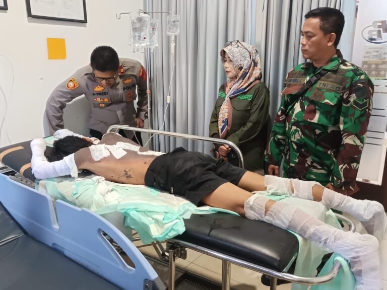 Polsek Cihaurbeuti Bersama Muspika Tanggap Cepat Cek TKP Kebakaran Kandang Ayam dan Korban Luka Bakar