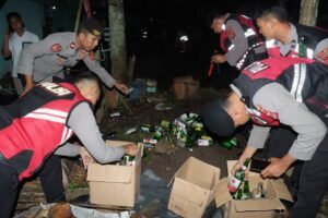 Polres Ciamis Gencarkan KRYD Cipta Kondisi Guna Berantas Penyakit Masyarakat dan Sita Ratusan Botol Miras