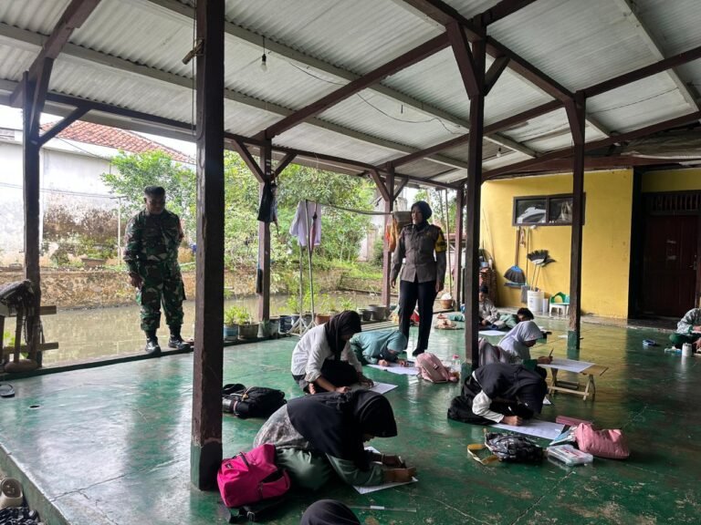 Polsek Ciamis Bersiaga Pantau dan Amankan Pekan Olah Raga Santri Antar Diniyah di Mekarjadi
