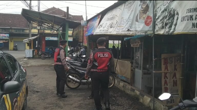 Sat Samapta Polres Ciamis Gencarkan Patroli Himbauan Kamtibmas di Pasar Imbanagara Guna Berikan Rasa Aman Kepada Masyarakat