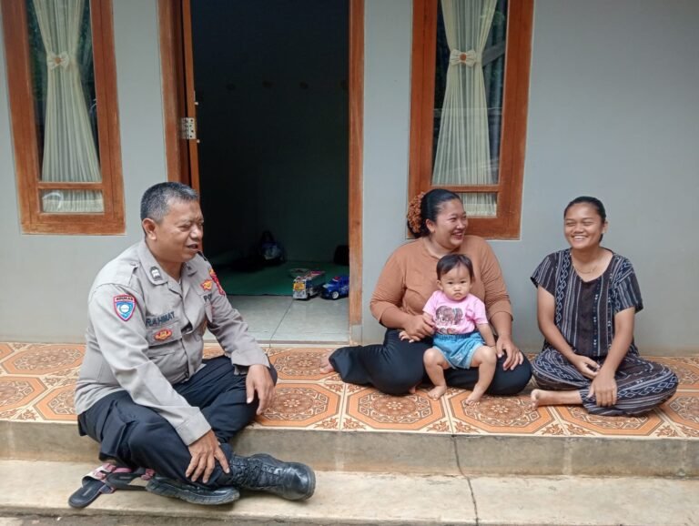 Perkuat Sinergitas, Polsek Sukadana Polres Ciamis Intens Datang ke Warga Beri Imbauan Kamtibmas