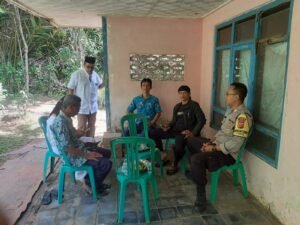 Perkuat Sinergitas, Polsek Cijeungjing Koorkom Kamtibmas Bersama Tokoh di Dusun Cisihung