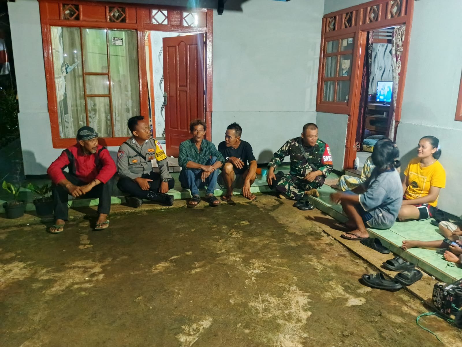 Perkuat Sinergitas, Polsek Sukadana Polres Ciamis Koorkom Kamtibmas Bareng Pemuda di Sukadana