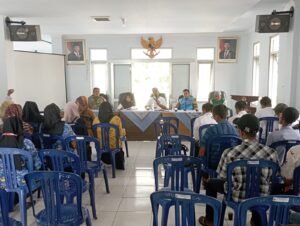 Polsek Cikoneng Datang Sampaikan Himbauan Kamtibmas di Rakor Tingkat Desa Gegempalan