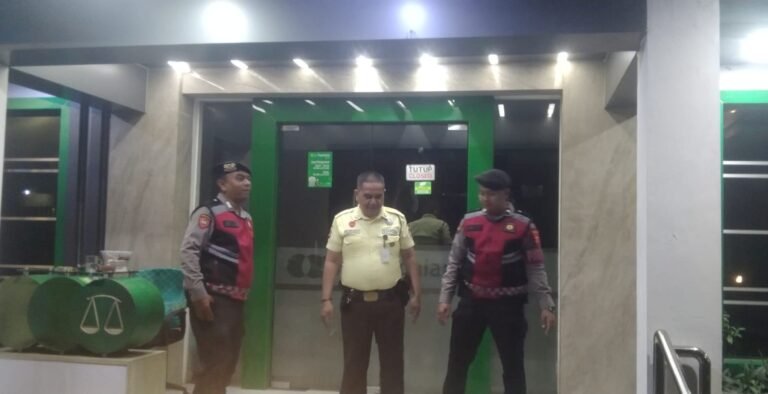Patroli Dialogis Sat Samapta Polres Ciamis, Polisi Tingkatkan Pengamanan Objek Vital pada Dini Hari