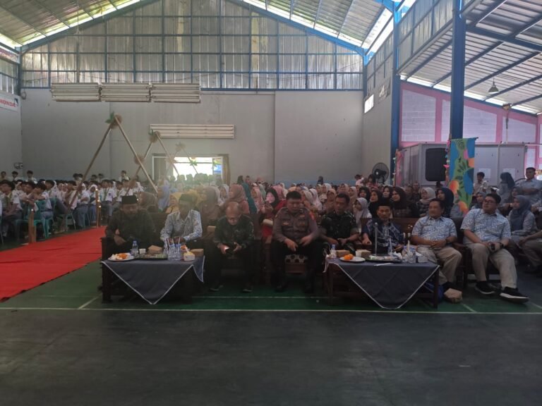 Polsek Cijeungjing Hadiri Kegiatan Ajang Kreativitas Pelepasan Siswa Kelas XII SMK Miftahussalam