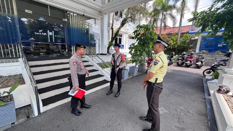 Cipkon Kamtibmas, Dua Personel Unit Pam Obvit Samapta Polres Ciamis Patroli Obter dan Obvitnas