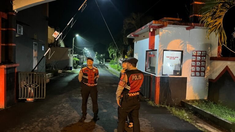 Sat Samapta Polres Ciamis Intensifkan Patroli Dialogis Dini Hari di Area Hunian Guna Mengantisipasi Kriminalitas dan Premanisme