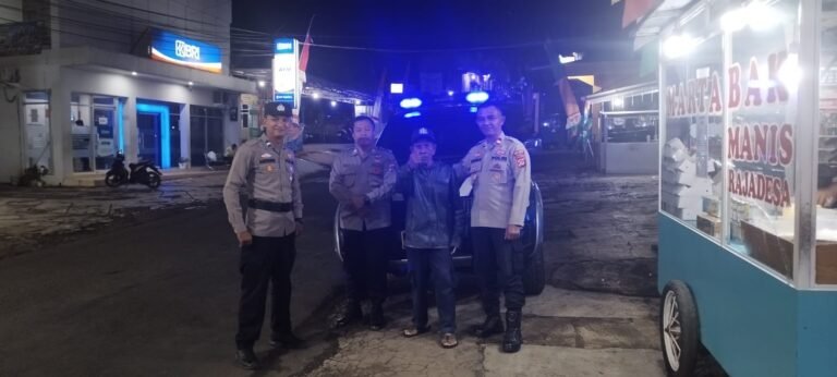 Polsek Rajadesa Intensifkan Patroli Mobile Pengamanan Nonton Bareng Guna Mengantisipasi Euforia Suporter Bola dan Menjaga Kondusifitas Wilayah