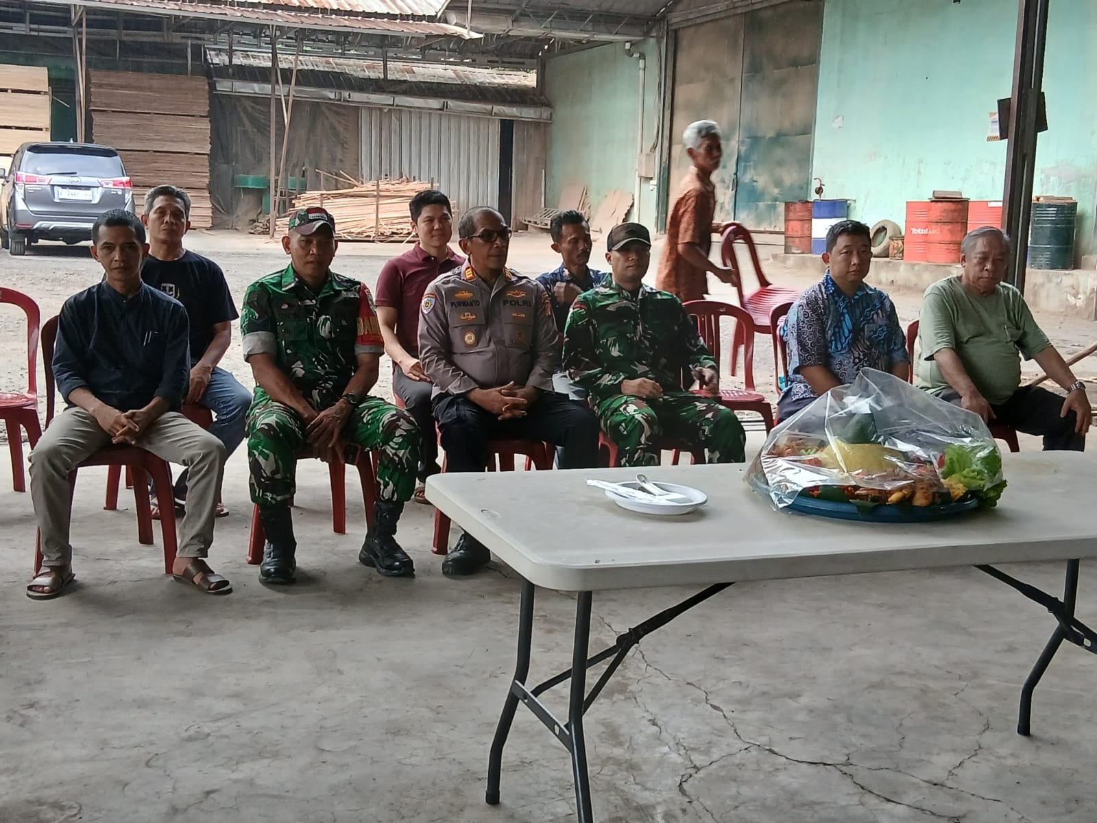 Perkuat Sinergitas, Polsek Cijeungjing Koorkom Kamtibmas di Acara HUT ke IV PT. Yaspis