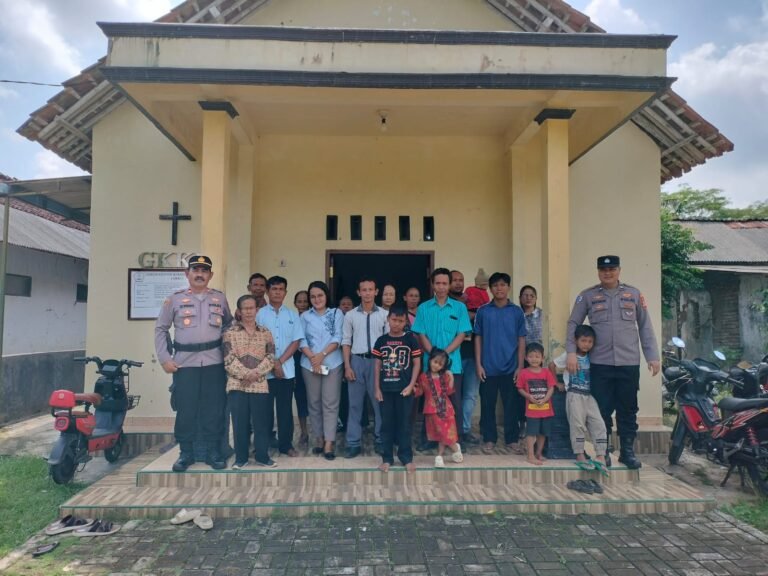 Polsek Lakbok Perketat Pengamanan Kebaktian Minggu, Wujudkan Rasa Aman dan Toleransi Antarumat Beragama di Ciamis