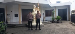 Polsek Ciamis Perkuat Pengamanan Ibadah Minggu di Gereja Santo Yohanes Pembaptis, Wujudkan Rasa Aman dan Harmoni Antarumat Beragama