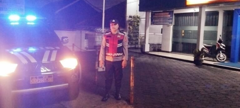 Berikan Rasa Nyaman, Polsek Cihaurbeuti Polres Ciamis Intens Patroli Biru di Malam Hari