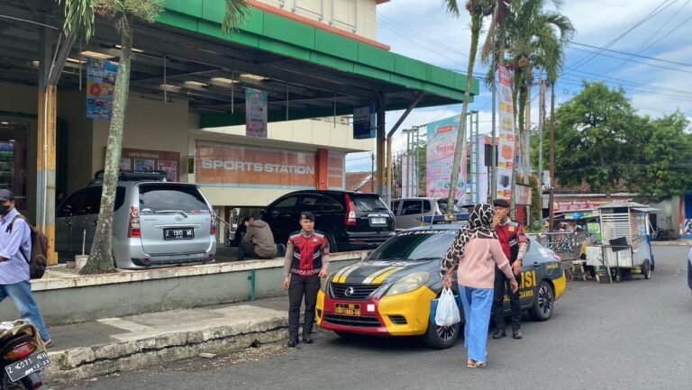 Sat Samapta Polres Ciamis Intensifkan Patroli Himbauan Kamtibmas untuk Tingkatkan Kewaspadaan Masyarakat di Pusat Aktivitas Publik