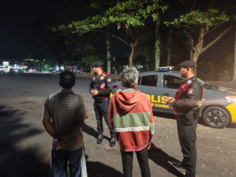 Patroli Dialogis Sat Samapta Polres Ciamis Perkuat Pengawasan Kawasan Rawan dan Jaga Kondusivitas Malam Hari