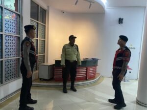 Patroli Dialogis Sat Samapta Polres Ciamis Perkuat Pengamanan Objek Vital di Plasa Telkom pada Jam Rawan