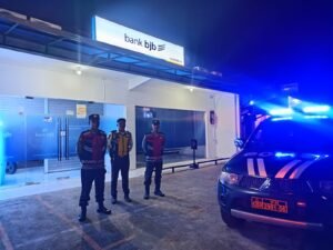 Patroli Blue Light Polsek Cihaurbeuti Perkuat KRYD untuk Menjaga Kondusivitas Wilayah di Malam Hari