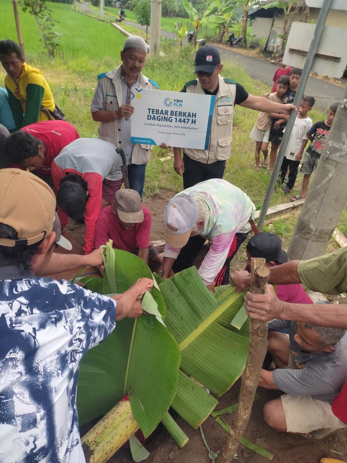 YBM PLN Tasikmalaya Menjejak Manfaat Tebar Berkah Daging Iduladha 1447 H bagi Masyarakat Pangandaran