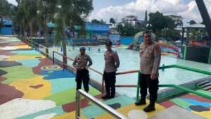 Libur Panjang Akhir Pekan, Polsek Cipaku Pantau Aktivitas di Area Wisata Air Sumberjaya Cipangalun