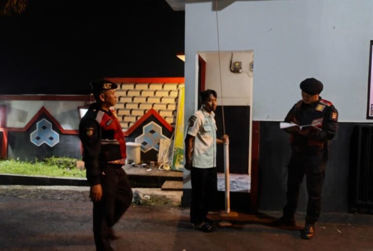 Patroli Dialogis Sat Samapta Polres Ciamis Tingkatkan Keamanan Lingkungan di Perumahan Jati Indah