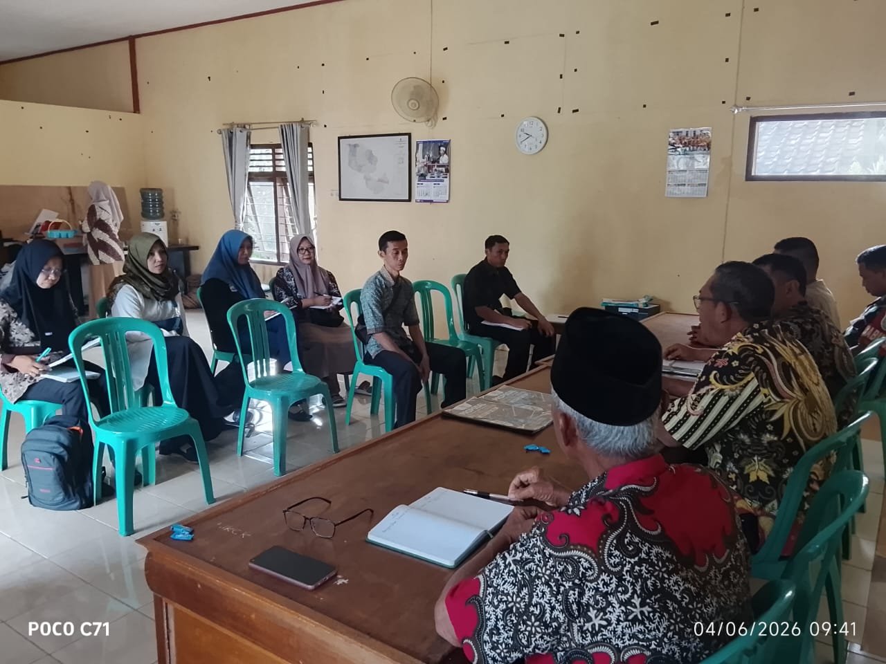 Perkuat Sinergitas, Polsek Cisaga Polres Ciamis Hadiri Rapat Minggon di Desa Sidamulya