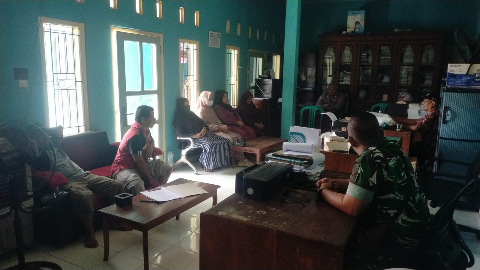 Polsek Kawali Perkuat Edukasi Kamtibmas Melalui Rapat Minggon Desa Winduraja untuk Wujudkan Lingkungan Aman dan Kondusif