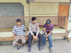 Polsek Cihaurbeuti Beri Dukungan Kontingen Kecamatan Cihaurbeuti Pada Turnamen Bupati Cup