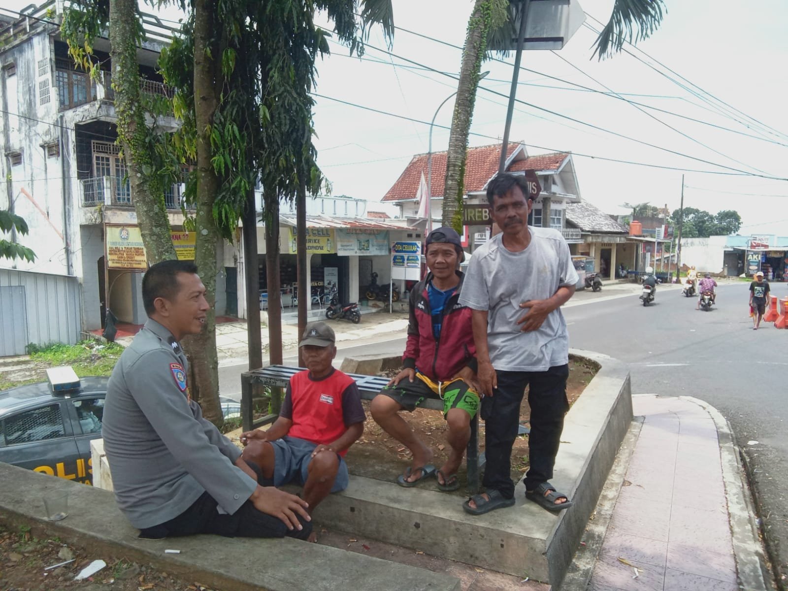 Cipkon Kamtibmas, Dua Personel Polsek Kawali Patroli KRYD Sapa Warga Saat Siang