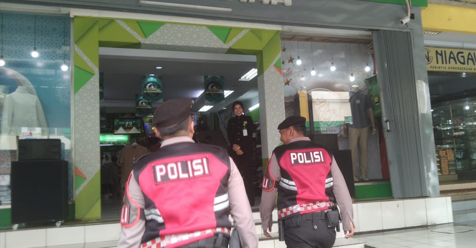 Patroli Dialogis Sat Samapta Polres Ciamis Perkuat Kehadiran Polri di kawasan Pangkalan Ojek Alun-Alun Ciamis
